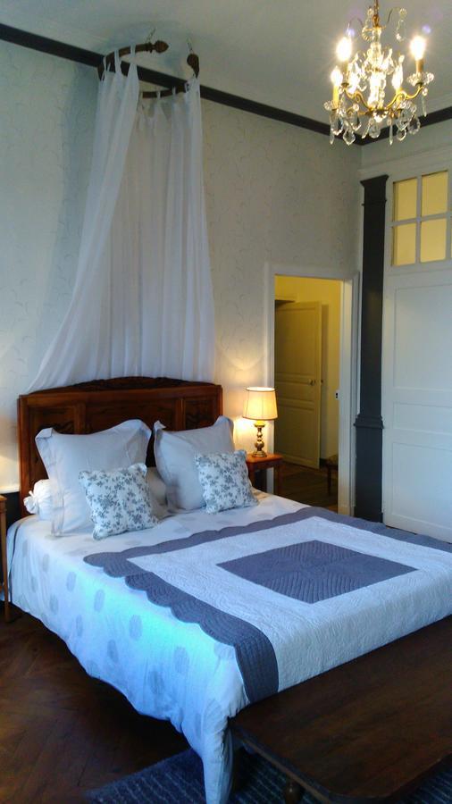 Chateau De Bourrassol Bed and Breakfast Menetrol Exterior foto